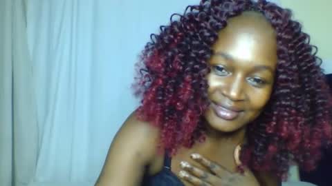 Snapshot of nutgal_ chatting on 11.09.25 nutgal online show from 11.09.25