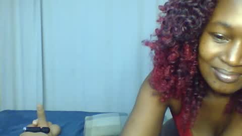 Snapshot of nutgal_ chatting on 11.21.25 nutgal online show from 11.21.25