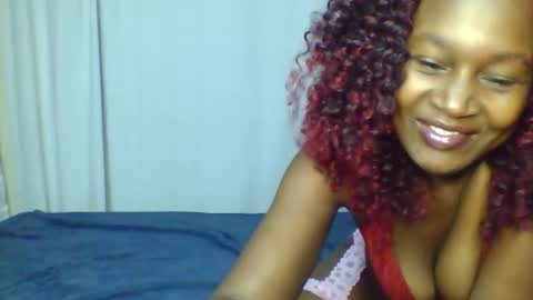 Snapshot of nutgal_ chatting on 11.25.25 nutgal online show from 11.25.25