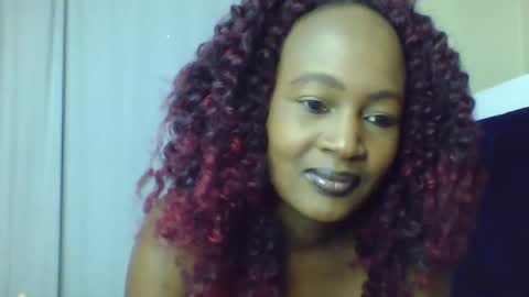 Snapshot of nutgal_ chatting on 12.05.25 nutgal online show from 12.05.25