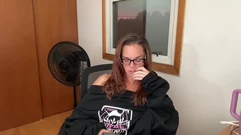 Snapshot of nxtdoornikki chatting on 09.27.25 NxtDoorNikki online show from 09.27.25