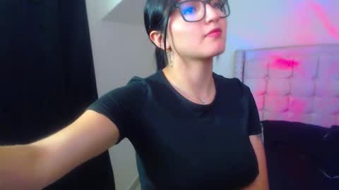 NyahMackenzie online show from 01.11.25