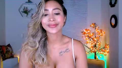 Nycole online show from 12.02.24