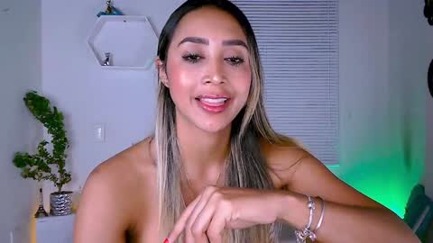 Nycole online show from 01.15.25