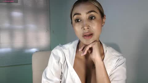 Nycole online show from 05.11.26