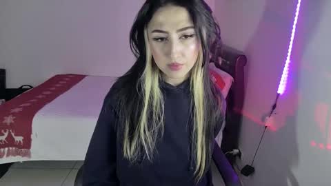 Snapshot of nymph_frida chatting on 12.05.24 Frida online show from 12.05.24