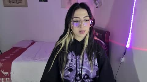 Snapshot of nymph_frida chatting on 12.10.24 Frida online show from 12.10.24