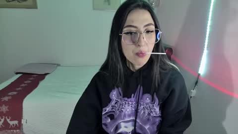 Snapshot of nymph_frida chatting on 12.13.24 Frida online show from 12.13.24