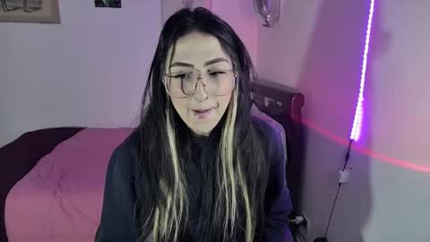 Snapshot of nymph_frida chatting on 01.16.25 Frida online show from 01.16.25