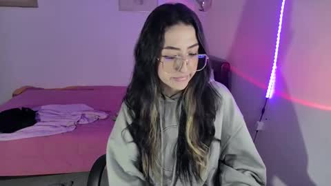 Snapshot of nymph_frida chatting on 02.07.25 Frida online show from 02.07.25