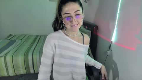 Snapshot of nymph_frida chatting on 02.27.25 Frida online show from 02.27.25