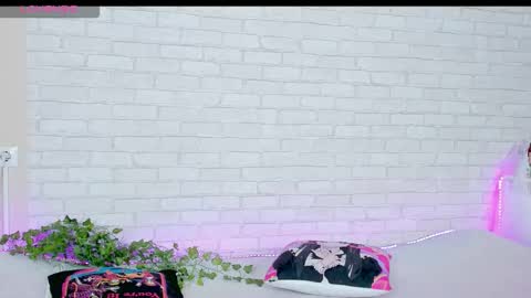 Snapshot of nymphalean chatting on 12.05.25 Kat online show from 12.05.25