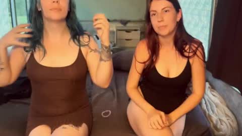 Creamy Grapefruit online show from 10.18.25