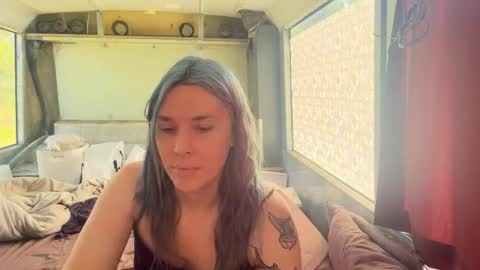 Creamy Grapefruit online show from 10.19.25