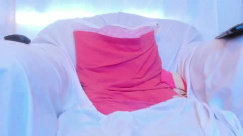 xionela gates online show from 01.20.25