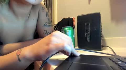 Snapshot of nystyless chatting on 12.16.25 Nystyless online show from 12.16.25