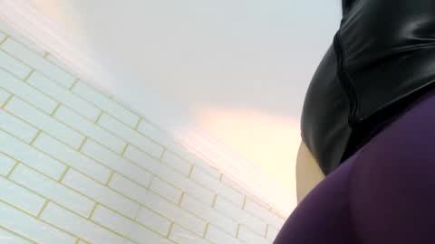 Snapshot of nyx1126 chatting on 11.06.25 nyx1126 online show from 11.06.25