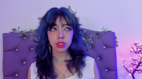 Snapshot of nyx_nayla chatting on 12.11.24 online show from 12.11.24