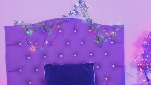 Snapshot of nyx_nayla chatting on 12.18.24 online show from 12.18.24