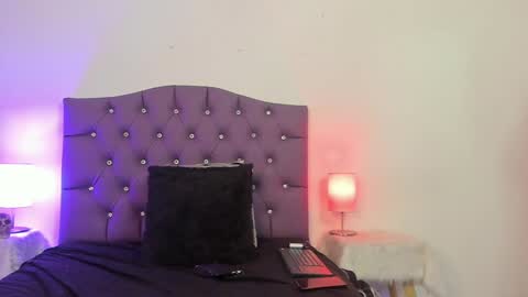 Snapshot of nyx_nayla chatting on 01.27.25 online show from 01.27.25