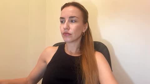 Snapshot of nyxelia_ chatting on 11.07.25 Anastasia online show from 11.07.25