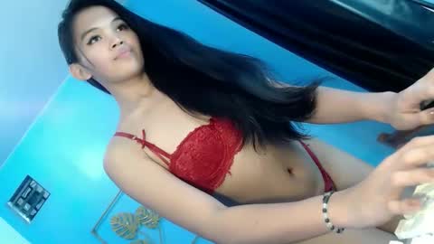 ITS ME NYXIEE online show from 05.06.26