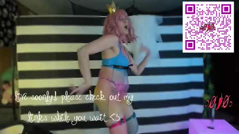 Snapshot of o0pepper0o chatting on 11.08.25 Pepper online show from 11.08.25