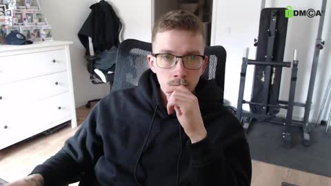 Snapshot of oatking chatting on 04.10.26 Oatking online show from 04.10.26