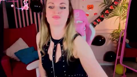 Lana online show from 10.22.25