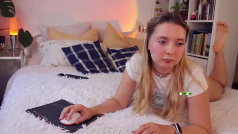 Snapshot of oceaneyesbb chatting on 09.11.25 Ellen- online show from 09.11.25