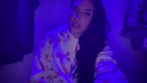 Snapshot of oceanxalara22_xo chatting on 11.05.25 A L A R A online show from 11.05.25