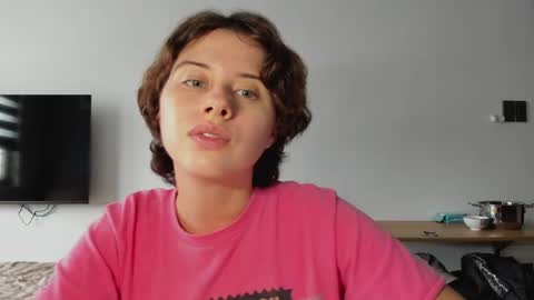 Evie online show from 04.25.26