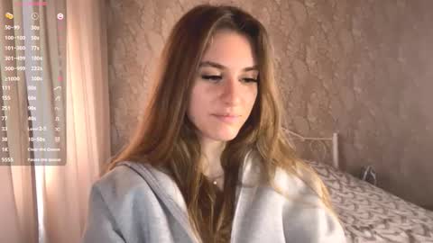 Mia online show from 09.18.25