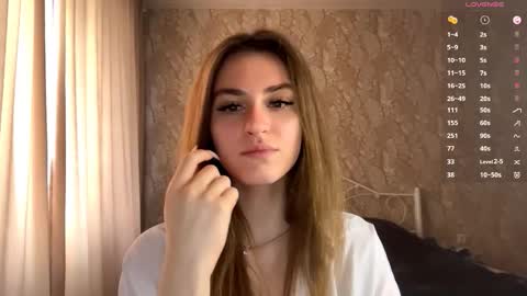 Mia online show from 10.02.25