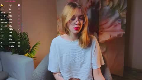 Lynna online show from 12.22.25