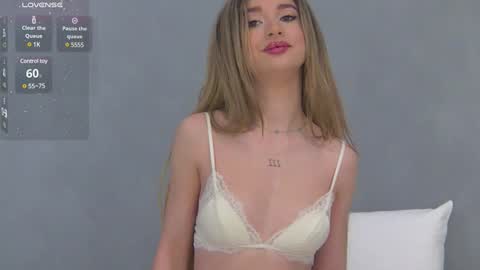 Snapshot of odettebensen chatting on 01.09.25 Odette online show from 01.09.25