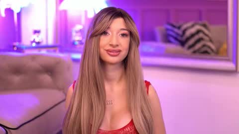 Snapshot of odettebensen chatting on 09.24.25 Odette online show from 09.24.25