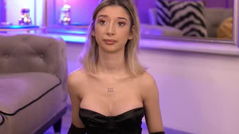 Snapshot of odettebensen chatting on 10.08.25 Odette online show from 10.08.25