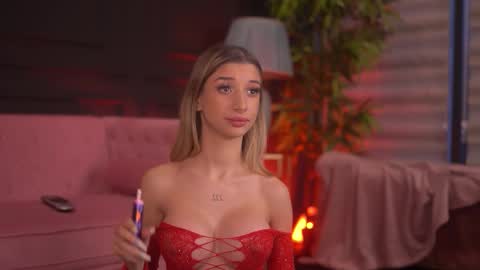 Snapshot of odettebensen chatting on 11.30.25 Odette online show from 11.30.25