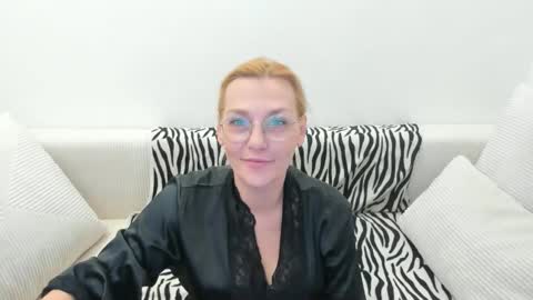 oeigesmik online show from 04.19.26