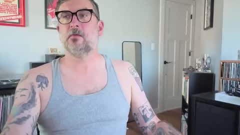 Office Dad online show from 10.02.25