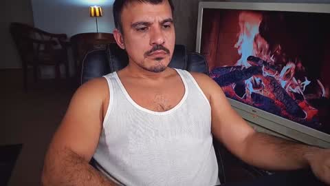 Snapshot of officeman7 chatting on 01.04.25 officeman7 online show from 01.04.25