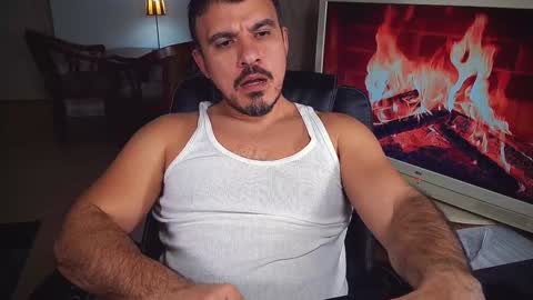 Snapshot of officeman7 chatting on 02.08.25 officeman7 online show from 02.08.25