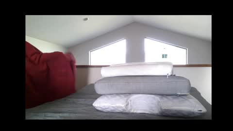 Snapshot of officialkiwi22 chatting on 03.27.26 Official kiwi 22 online show from 03.27.26