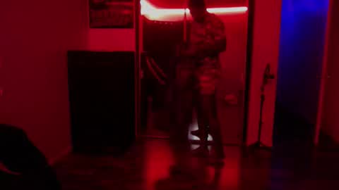 Snapshot of officialmoneyxxx chatting on 10.30.25 Money online show from 10.30.25