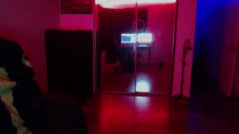 Snapshot of officialmoneyxxx chatting on 11.06.25 Money online show from 11.06.25