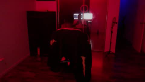 Snapshot of officialmoneyxxx chatting on 11.08.25 Money online show from 11.08.25