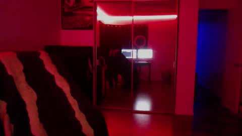 Snapshot of officialmoneyxxx chatting on 11.28.25 Money online show from 11.28.25