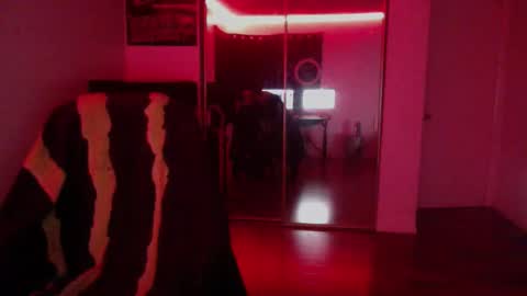 Snapshot of officialmoneyxxx chatting on 12.15.25 Money online show from 12.15.25