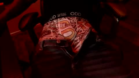 Snapshot of officialmoneyxxx chatting on 03.10.26 Money online show from 03.10.26